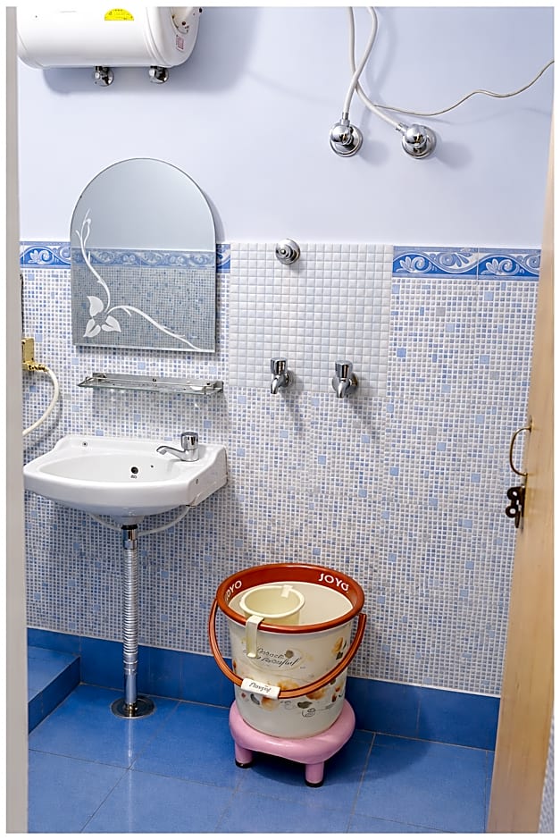 Goroomgo Sai Kripa Guest House Near Har Ki Pauri Haridwar