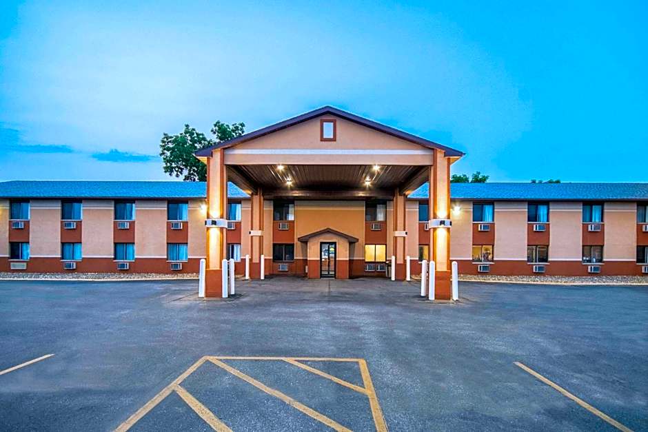 Days Inn & Suites by Wyndham Waterloo