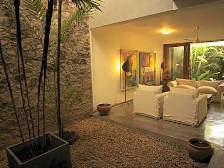 Mount Lodge Boutique Hotel