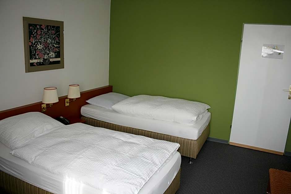 Photo 1 of 5 of Double Room