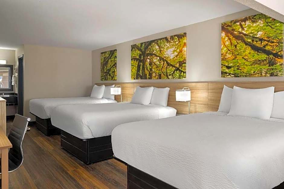 Days Inn & Suites by Wyndham Byram