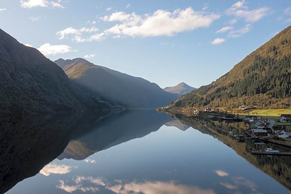 Fjærland Fjordstove Hotell - Huseby Hotelldrift AS