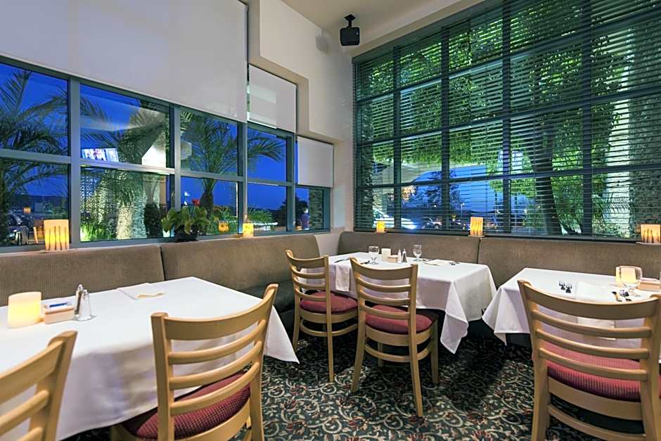 Grand Vista Hotel Simi Valley