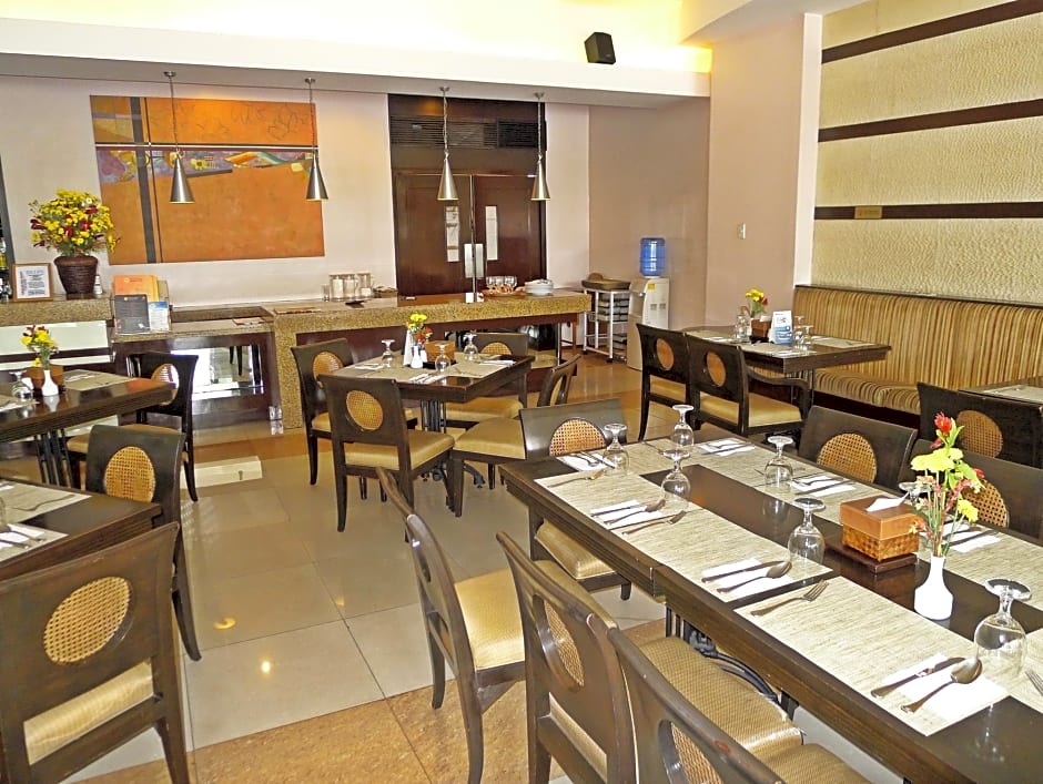 Baguio Burnham Suites Hotel