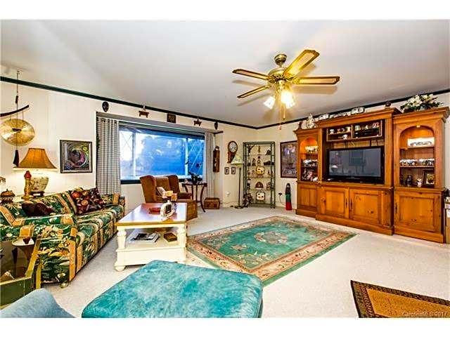 Matthews Manor Bed & Breakfast