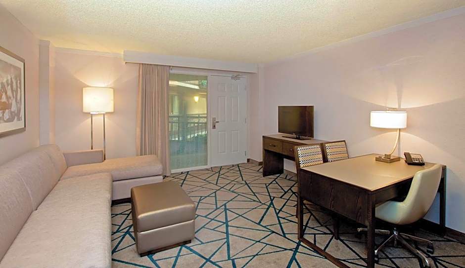 Embassy Suites by Hilton Portland Tigard