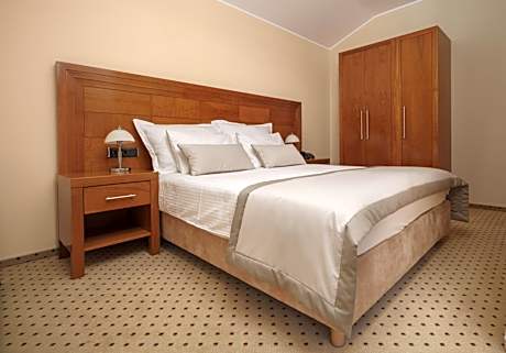 Suite with Balcony and Sea View