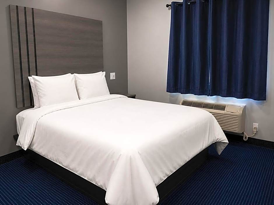 Americas Best Value Inn & Suites-Bush Intl Airport