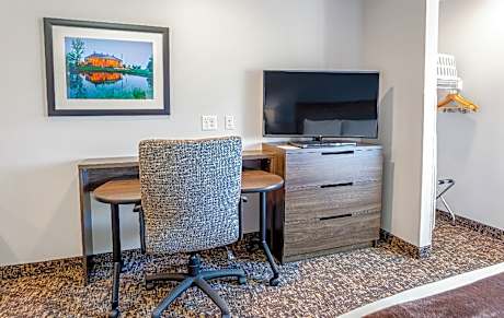 Queen Room with Two Queen Beds - Mobility Accessible