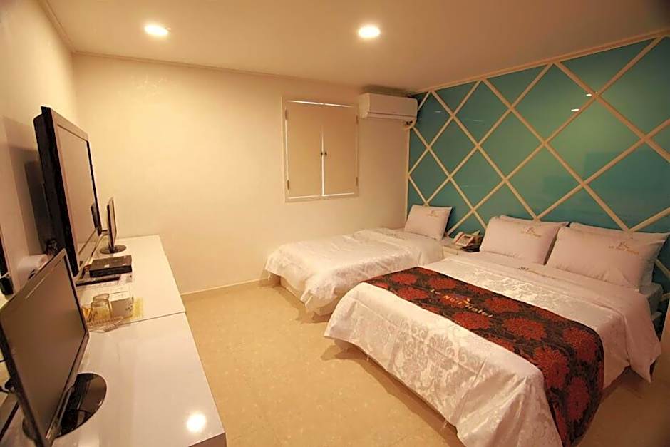 Goodstay Lanuit Hotel