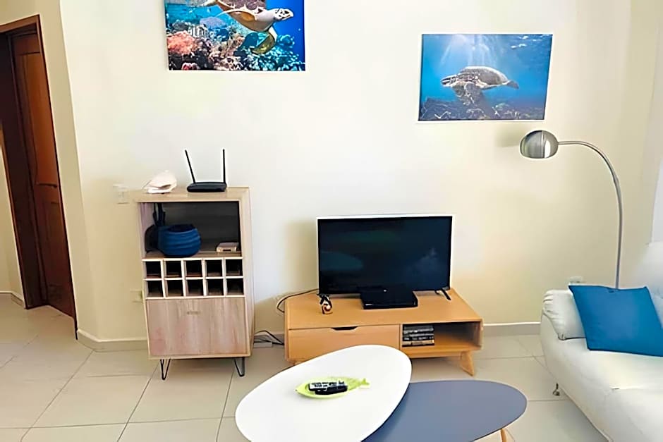 Cozy Place/WiFi/Beach 10 min Walk/Private Pool