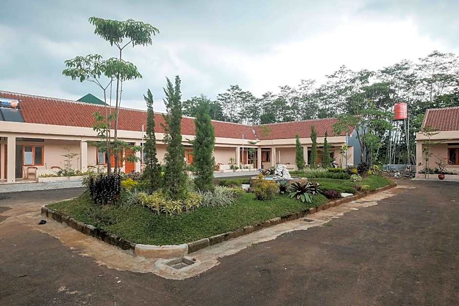 RedDoorz Plus Syariah @ Hotel Indonesia Kajen