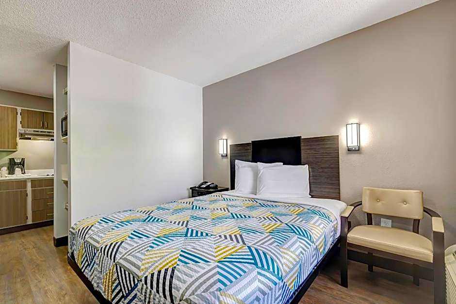 Studio 6-Arlington, TX - South - Dallas