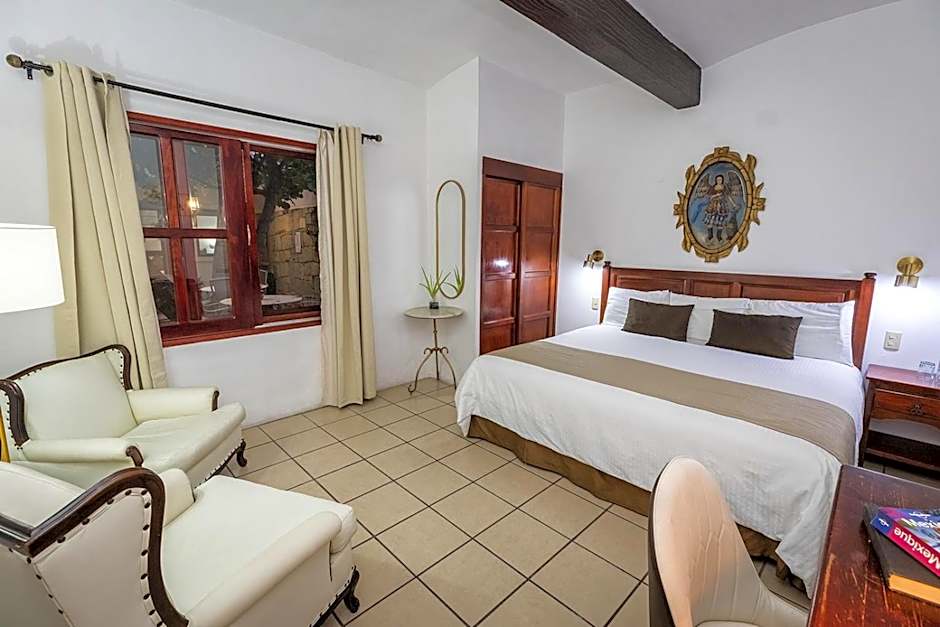 Las Mariposas Hotel & Studios