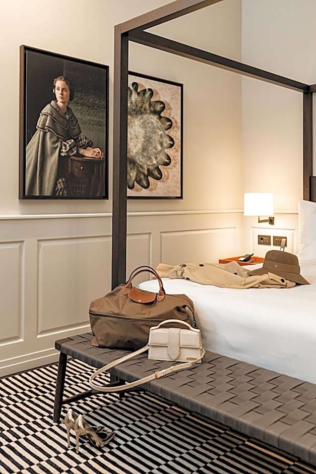 Dorothea Hotel, Budapest, Autograph Collection
