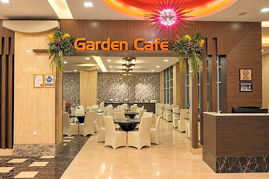 Crown Garden Hotel