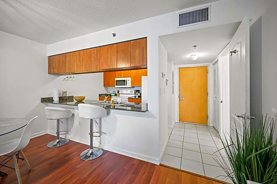 LUXURIOUS 1BR HIGH RISE CONDO BRICKELL-Free Parking