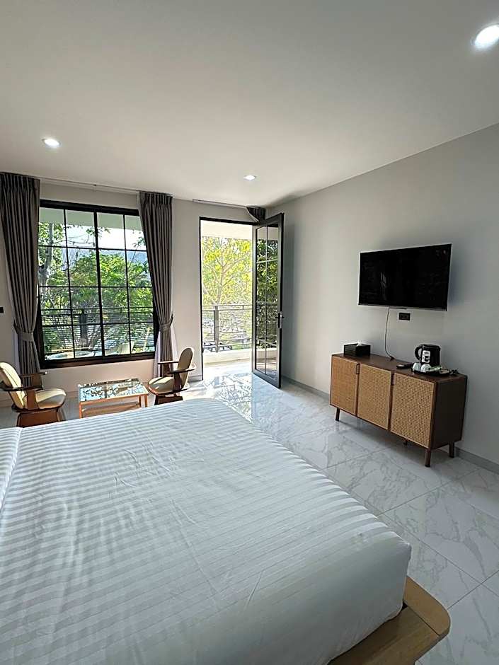 Bamboo Resort Suphanburi (in Bamboo Japanese Goods Warehouse)