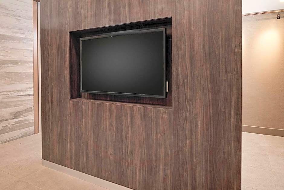 Courtyard by Marriott Dallas Downtown / Reunion District