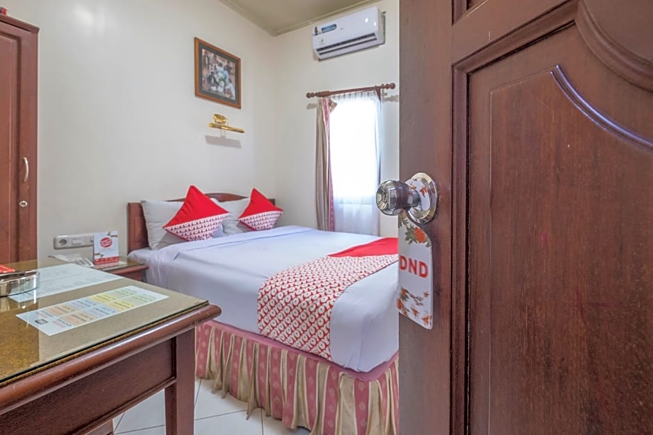 OYO 1090 Hotel Anging Mammiri Makassar