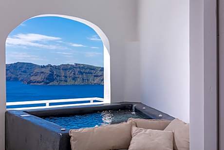 VILLA FULL MOON WITH OUTDOOR PLUNGE POOL, SEA AND CALDERA VIEW