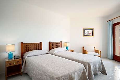 Double or Twin Room with Garden View