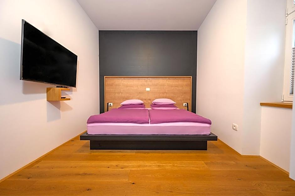 Photo 1 of 10 of 2 Bedroom Apartment