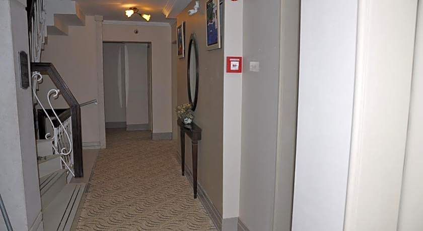 Almena Hotel
