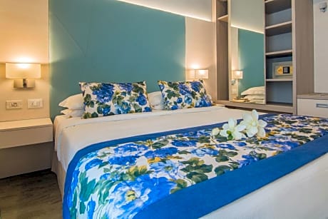 Triple Room with Side Sea View