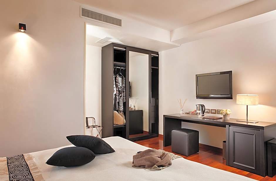 Al Tezzon Hotel