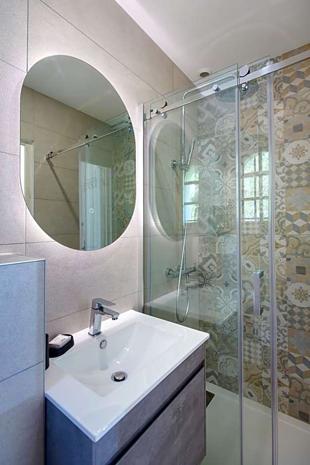 La Connexion, Gay Men Only