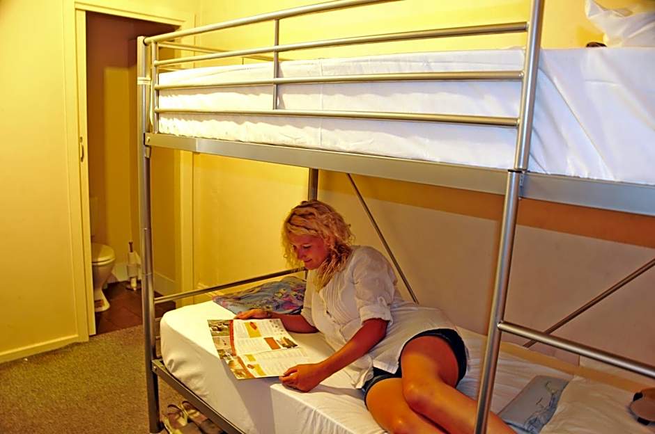Adelaide Travellers Inn Backpackers Hostel