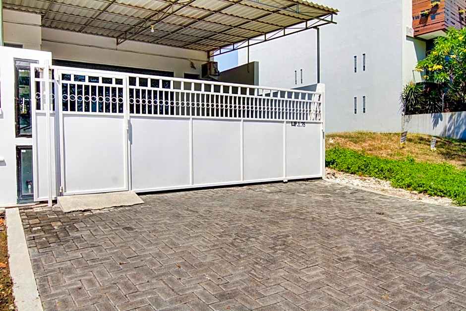 OYO Life 89990 Kost Waterfront 75 Sub