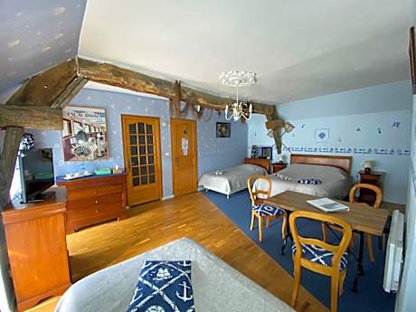 Family Room with Garden View