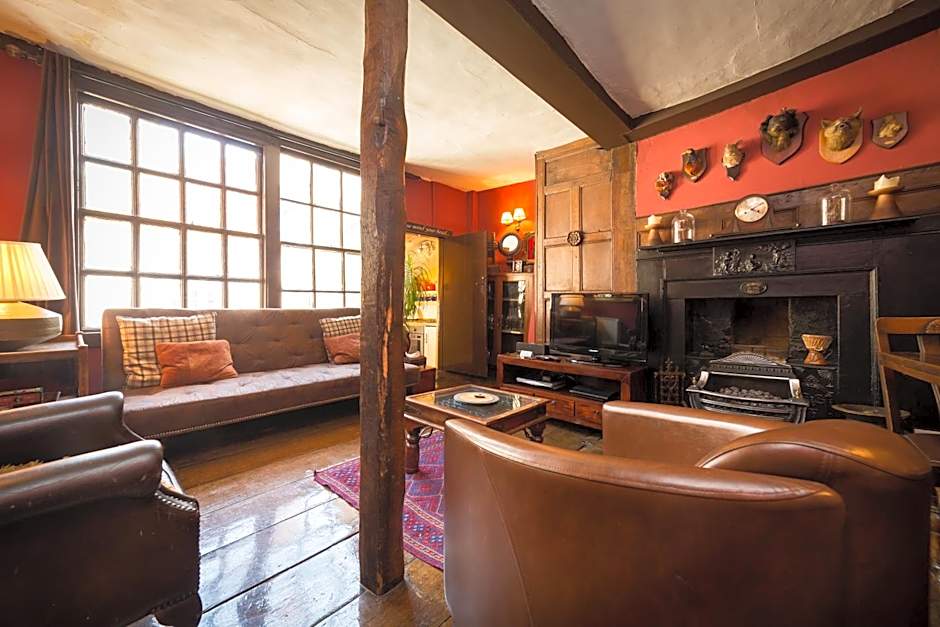 Trembling Madness Apartments