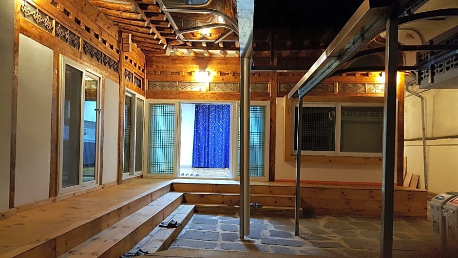 Hwangridangil Adamjeong Hanok Stay