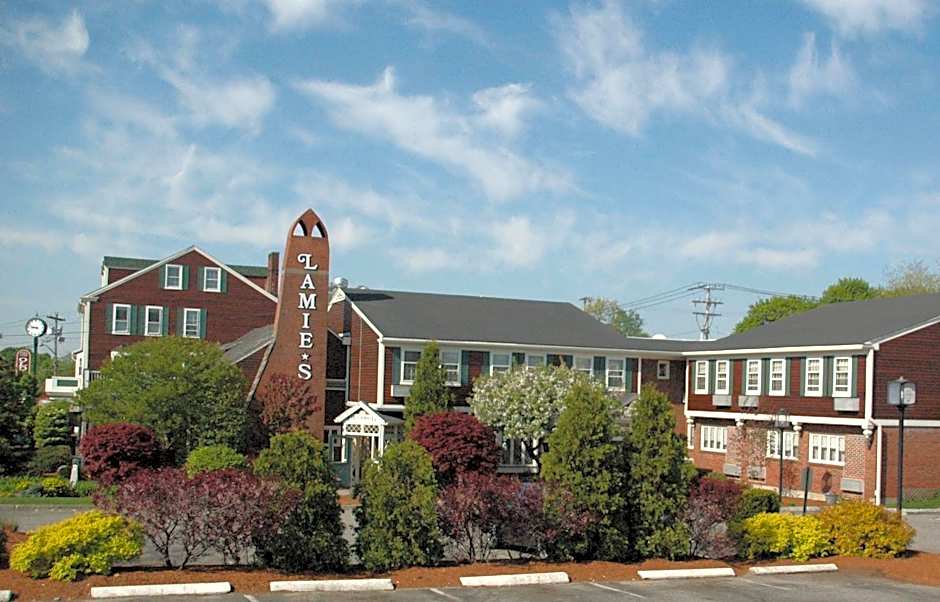 Lamies Inn & The Old Salt Tavern
