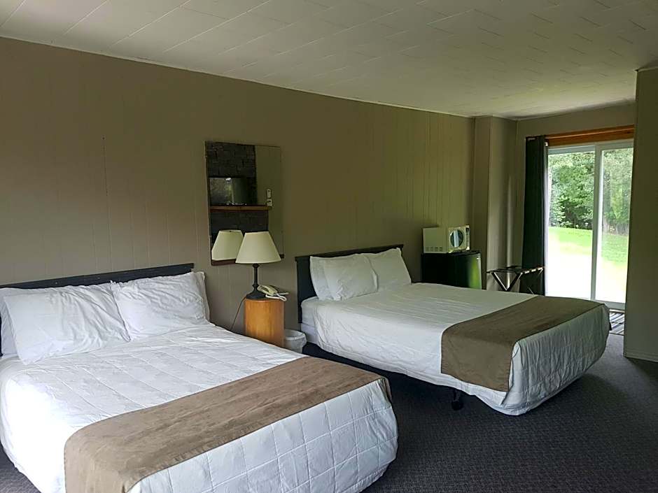 The Spirit Rock Outpost & Lodge