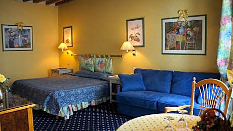 Deluxe Family Room
