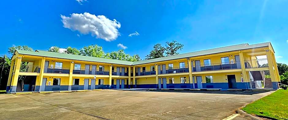 Garden Inn and Suites near Callaway Gardens Pine Mountain