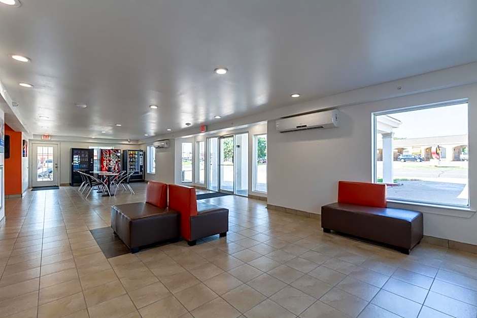 Motel 6-Bryan, TX - University Area