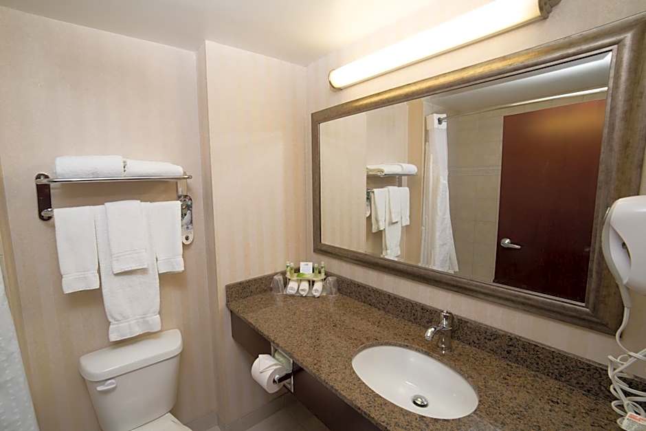 Holiday Inn Express Hotel & Suites - Slave Lake By IHG