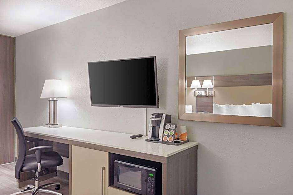 Quality Inn & Suites (Carteville) – Cartersville, GA