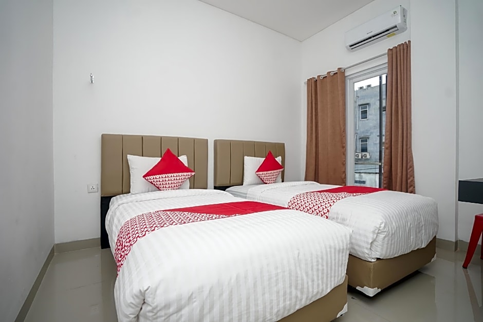 OYO 443 Hotel Barlian