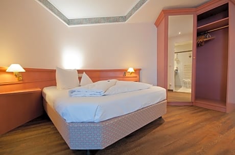 Junior Suite (1 Adult)