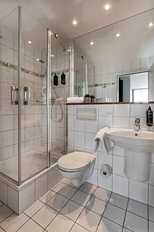 Standard Room with one queen size bed