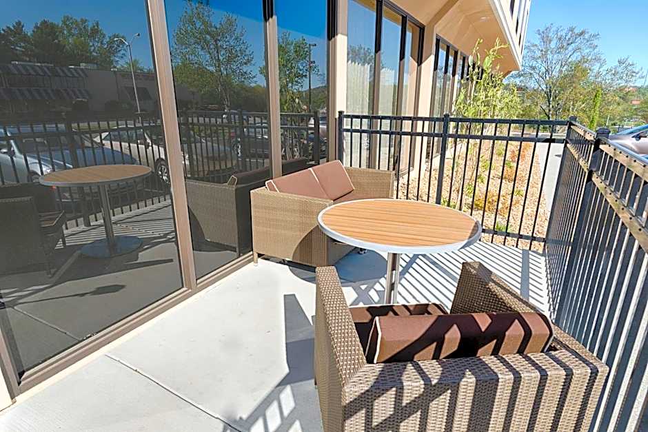 Holiday Inn Knoxville N - Merchant Drive By IHG