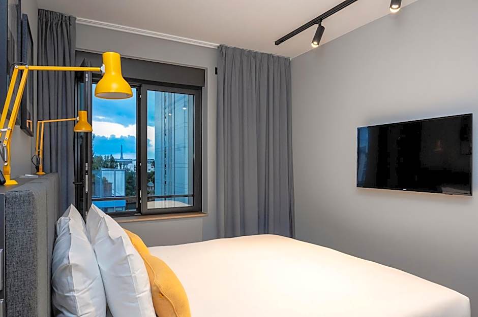 Staycity Aparthotels Paris La Defense
