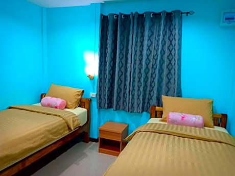 Twin Room with Private Bathroom