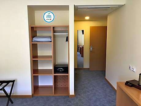 Large Room with city view - Disability Access